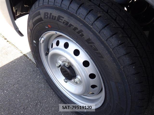 Suzuki EVERY 2026-01 7021694-14