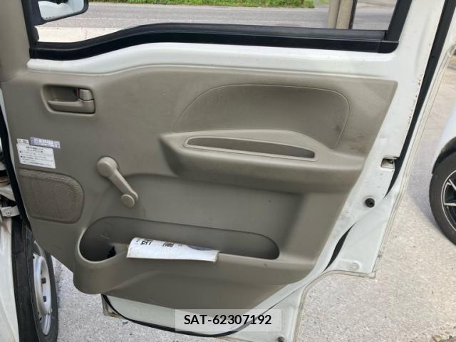 Suzuki EVERY 2016-11 7225697-15