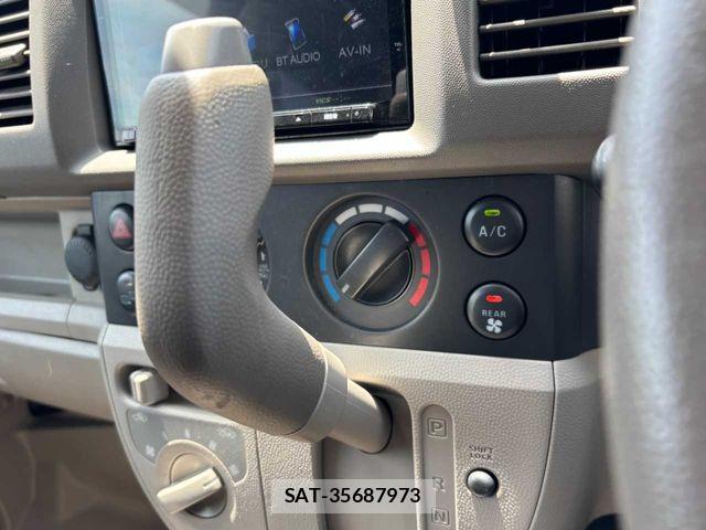 Suzuki EVERY 2010-08 7225699-10