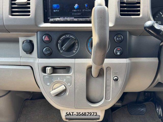 Suzuki EVERY 2010-08 7225699-11
