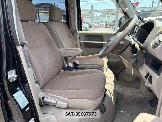 Suzuki EVERY 2010-08 7225699-17