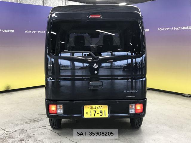 Suzuki EVERY 2024-11 7225704-4