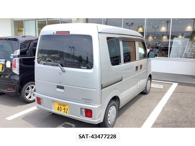 Suzuki EVERY 2012-07 7252488-1