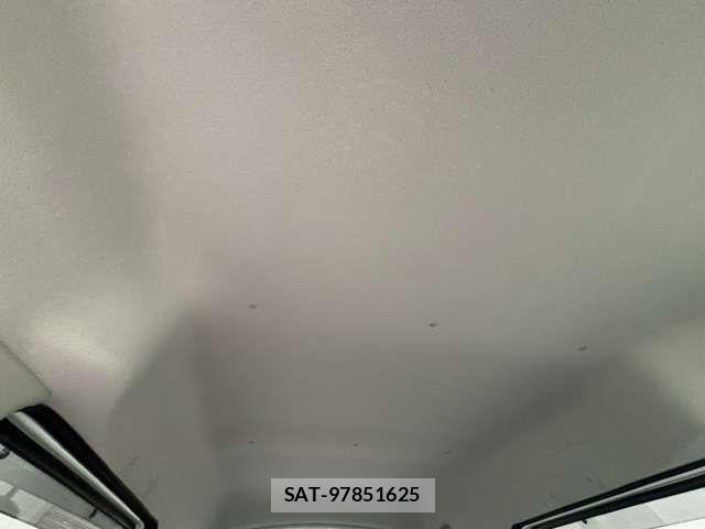 Suzuki EVERY 2010-05 7252493-12
