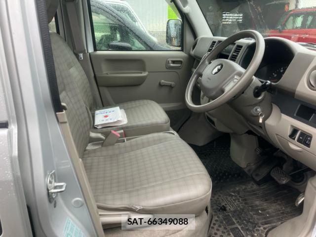 Suzuki EVERY 2014-05 7360041-12
