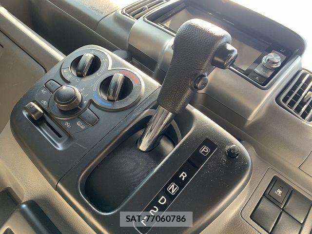 Suzuki EVERY 2018-03 7360038-11