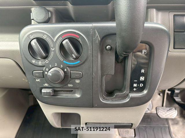 Suzuki EVERY 2016-04 7360031-18
