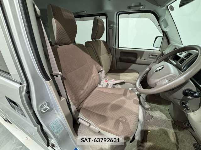 Suzuki EVERY 2013-06 7360039-10