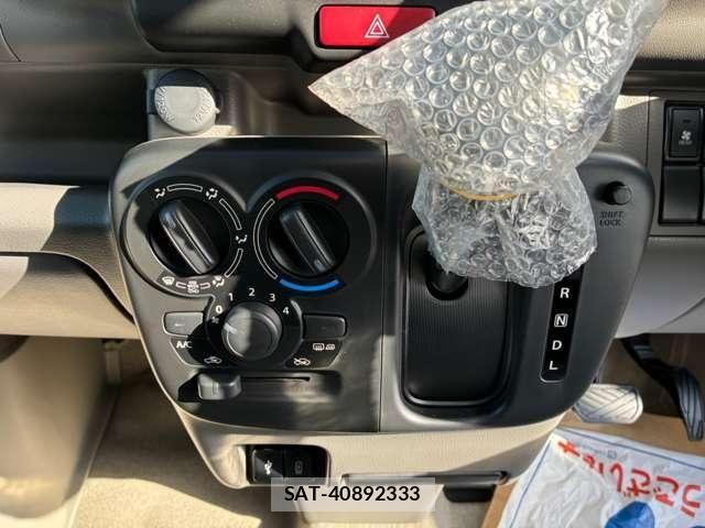 Suzuki EVERY 2025-09 7360040-18