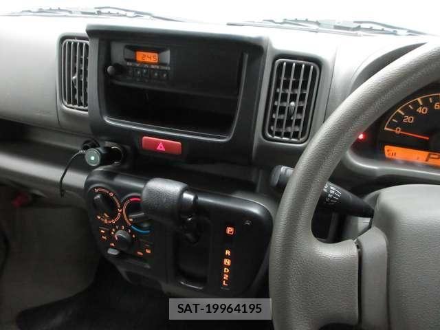 Suzuki EVERY 2018-12 7458194-14