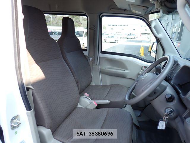 Suzuki EVERY 2020-02 7510180-12