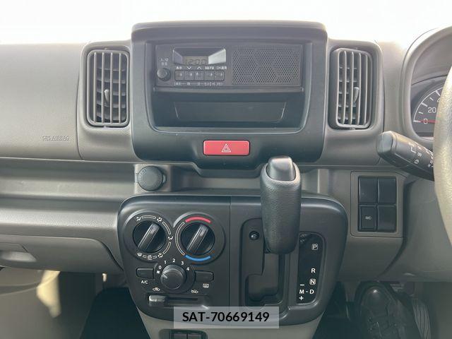 Suzuki EVERY 2023-10 7620511-11