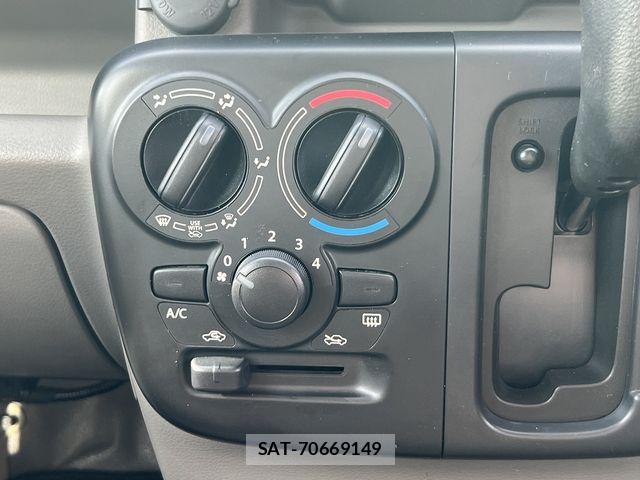 Suzuki EVERY 2023-10 7620511-13