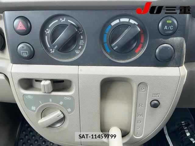 Suzuki EVERY 2014-01 7789583-16