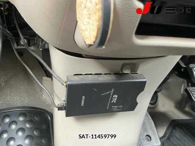 Suzuki EVERY 2014-01 7789583-17