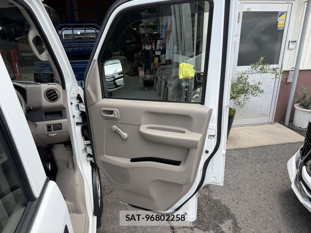 Suzuki EVERY 2013-10 7789584-12
