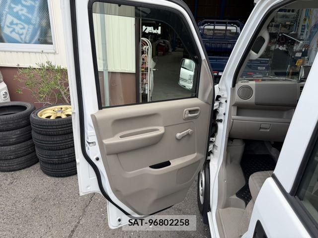 Suzuki EVERY 2013-10 7789584-14
