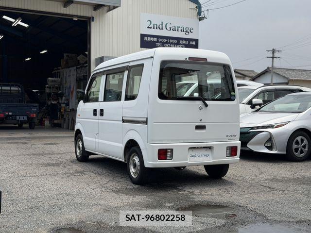 Suzuki EVERY 2013-10 7789584-3