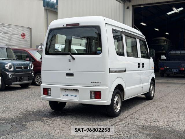 Suzuki EVERY 2013-10 7789584-5