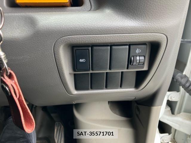 Suzuki EVERY 2017-03 7879776-11