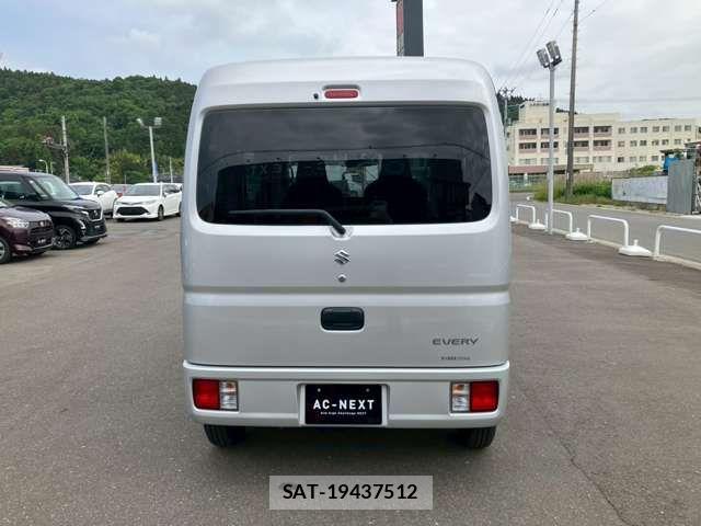 Suzuki EVERY 2024-02 7879771-17