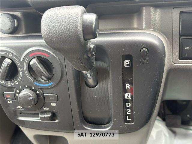 Suzuki EVERY 2021-03 8038571-24