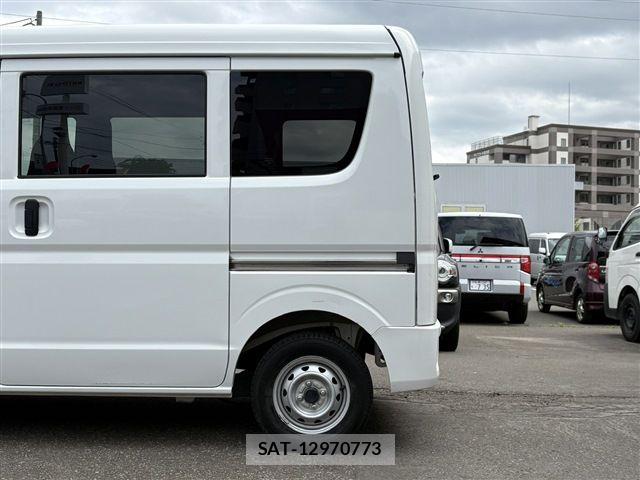 Suzuki EVERY 2021-03 8038571-5
