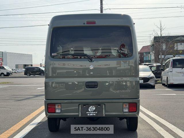 Suzuki EVERY 2025-11 8038568-13