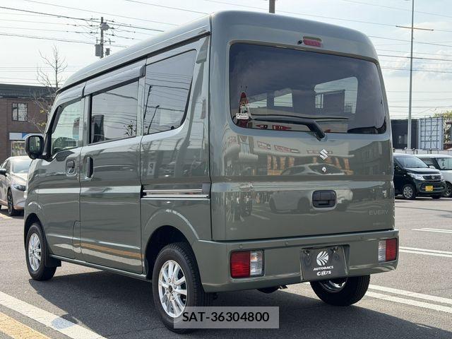 Suzuki EVERY 2025-11 8038568-14