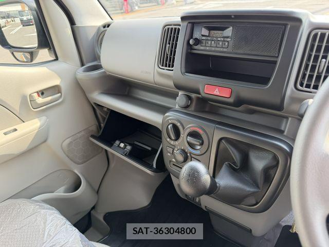 Suzuki EVERY 2025-11 8038568-1