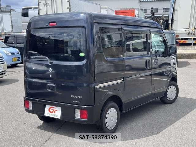 Suzuki EVERY 2020-07 8102135-1