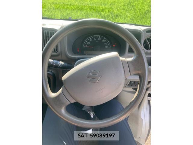 Suzuki EVERY 2015-06 8102139-9