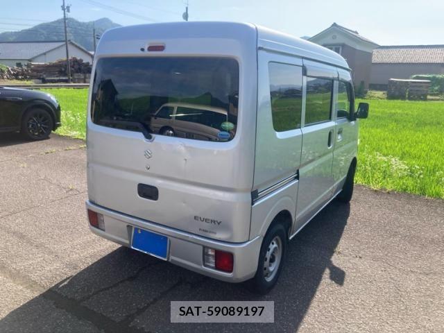 Suzuki EVERY 2015-06 8102139-3