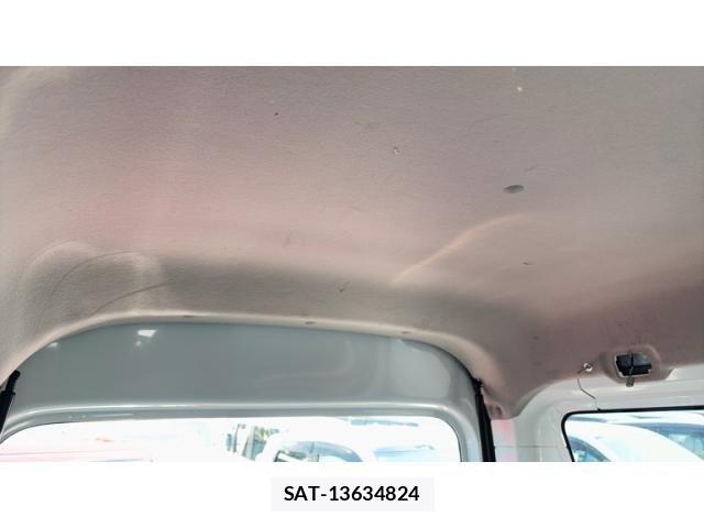 Suzuki EVERY 2018-06 8102138-12