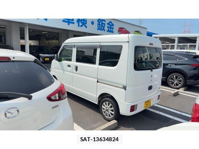 Suzuki EVERY 2018-06 8102138-1
