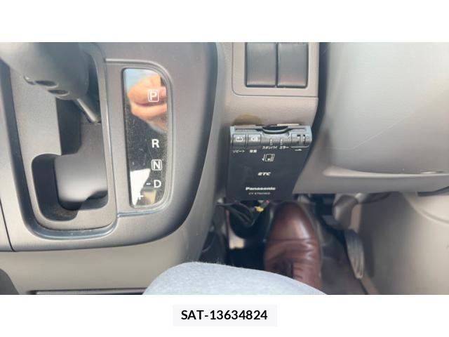 Suzuki EVERY 2018-06 8102138-6
