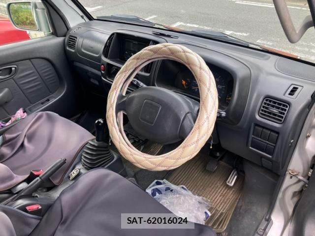 Suzuki EVERY 2005-04 8132558-10