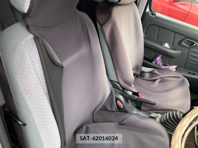 Suzuki EVERY 2005-04 8132558-11