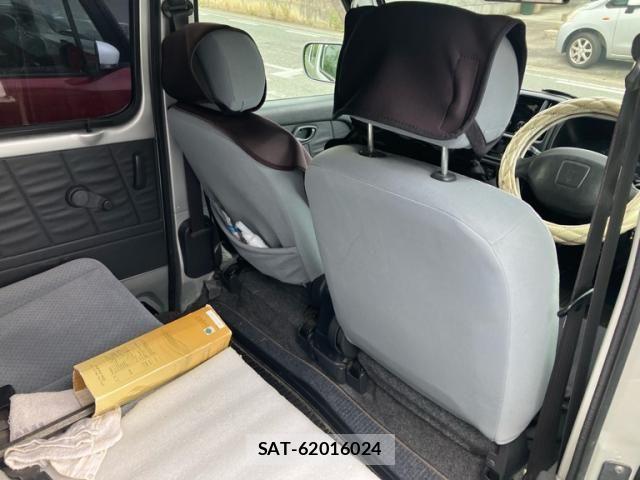 Suzuki EVERY 2005-04 8132558-12