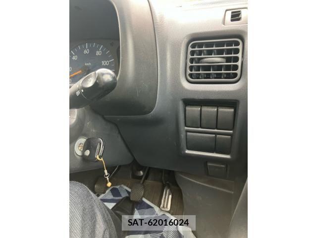 Suzuki EVERY 2005-04 8132558-17