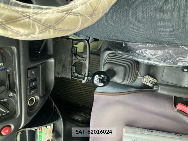 Suzuki EVERY 2005-04 8132558-22