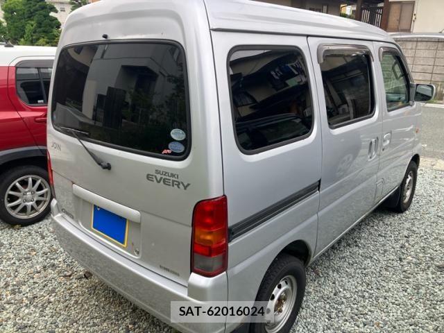 Suzuki EVERY 2005-04 8132558-2