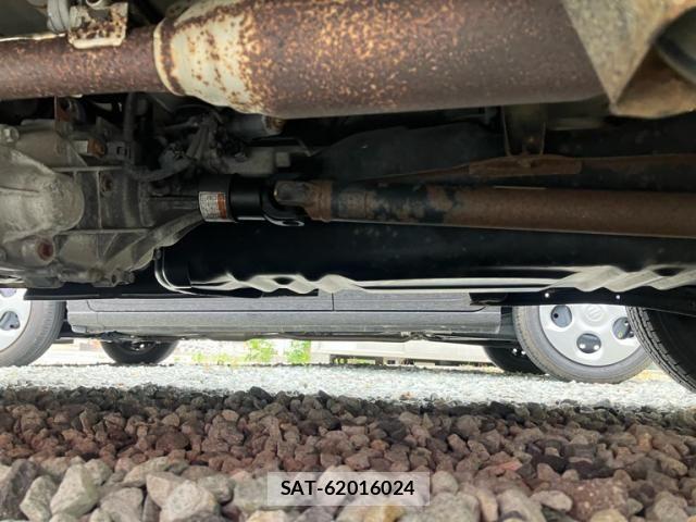 Suzuki EVERY 2005-04 8132558-8