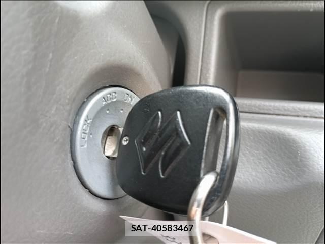 Suzuki EVERY 2019-12 8210489-12