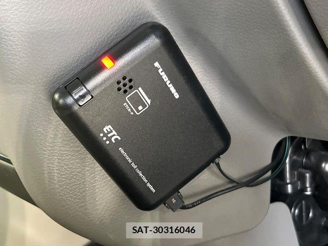 Suzuki EVERY 2021-03 8210488-5