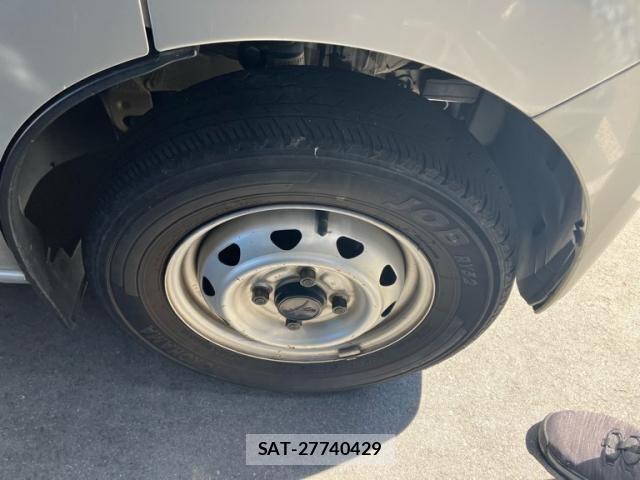 Suzuki EVERY 2016-06 8210491-10