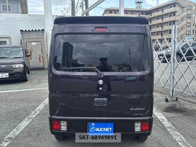 Suzuki EVERY 2018-09 8246860-5