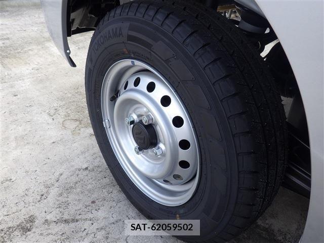 Suzuki EVERY 2026-07 8317438-11