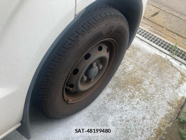 Suzuki EVERY 2013-10 8338074-9
