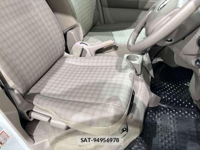 Suzuki EVERY 2014-10 8355699-11